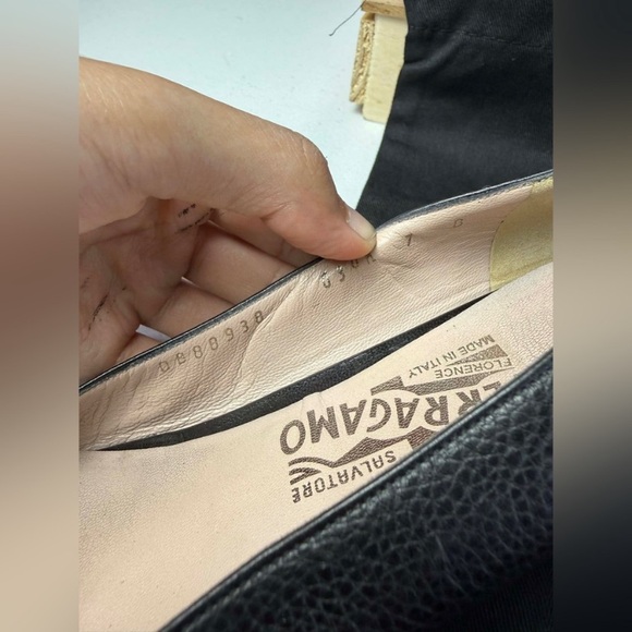 Salvatore Ferragamo Pumps, Size 7 - Picture 7 of 15